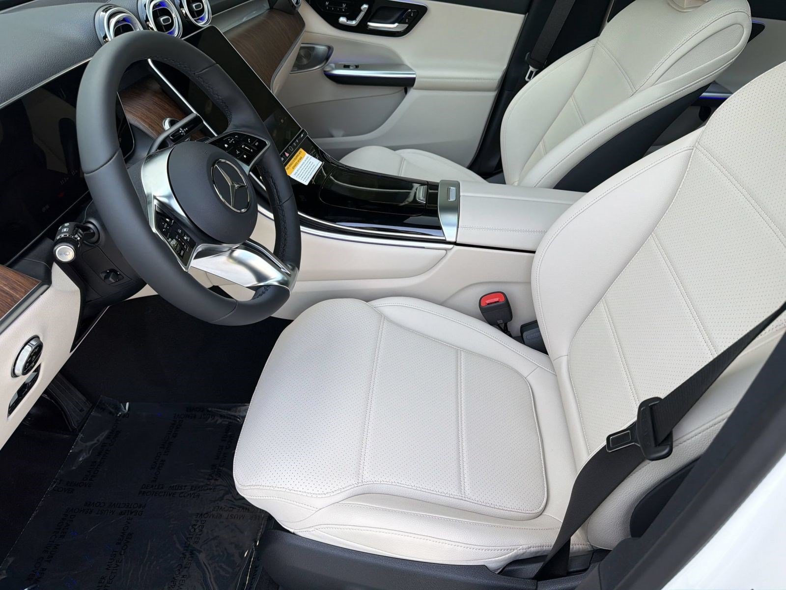 Used 2026 Mercedes-Benz GLC 300 4MATIC image 5
