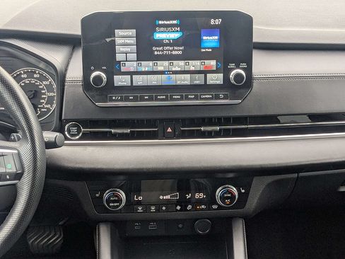 Used 2024 Mitsubishi Outlander SE AWD/4WD image 19