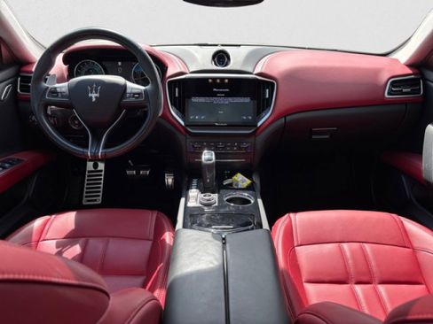 Used 2021 Maserati Ghibli S GranSport image 14