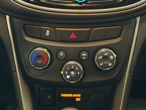 Used 2018 Chevrolet Trax LT w/ Redline Edition image 14