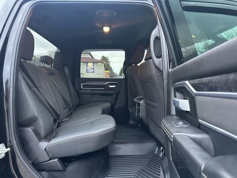 Used 2024 RAM 3500 Big Horn w/ Sport Appearance Package image 28