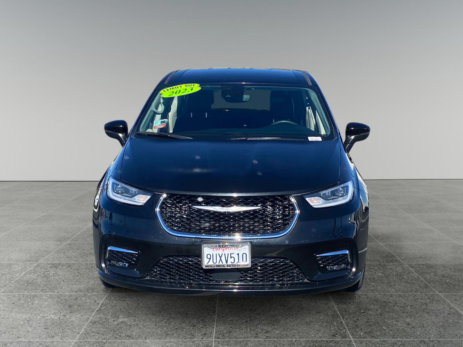 Used 2023 Chrysler Pacifica Touring-L FWD image 8