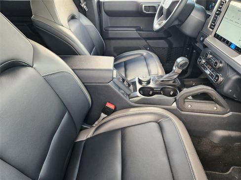 New 2025 Ford Bronco Outer Banks w/ Sasquatch Package AWD/4WD image 10