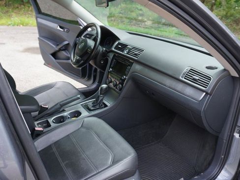 Used 2015 Volkswagen Passat 1.8T SE FWD image 15