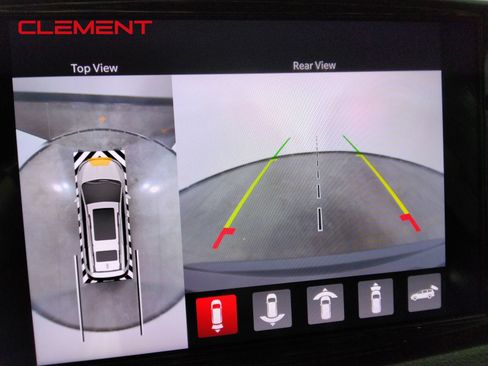 Used 2023 Chrysler Pacifica Touring-L FWD image 11