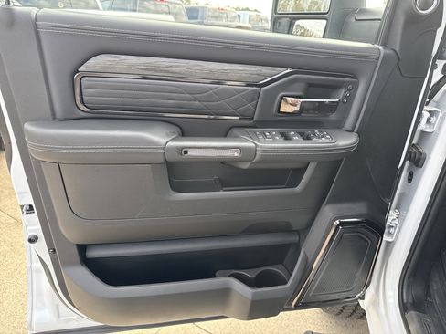 New 2025 RAM 2500 Limited image 10