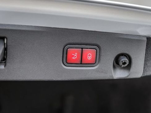 Used 2014 Mercedes-Benz CLS 550 image 12