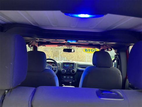 Used 2018 Jeep Wrangler Unlimited Sport S image 21