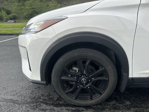 Used 2023 Nissan Kicks SR w/ SR Premium Package FWD image 20