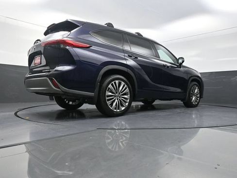 Certified 2020 Toyota Highlander Platinum AWD/4WD image 40