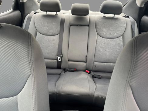 Used 2013 Hyundai Elantra GLS w/ Preferred Pkg image 17