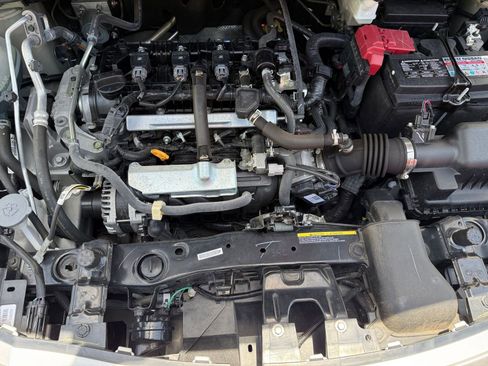 Used 2025 Nissan Versa SV FWD image 29
