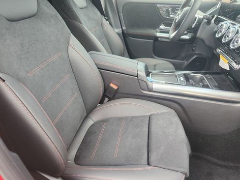 New 2025 Mercedes-Benz GLA 250 4MATIC image 19