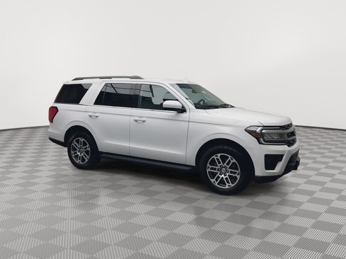 Used 2024 Ford Expedition XLT image 44