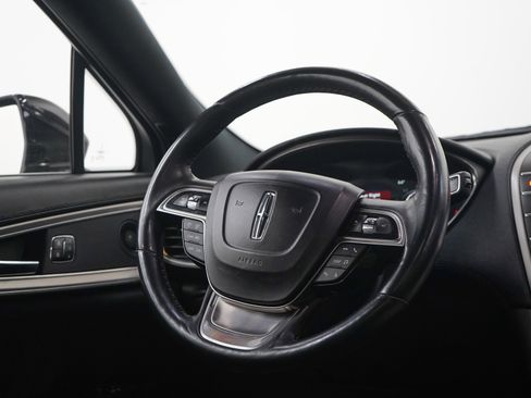 Used 2019 Lincoln Nautilus Reserve AWD/4WD image 14