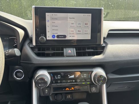 Used 2025 Toyota RAV4 XLE AWD/4WD image 25