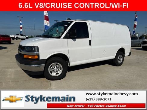 Used 2021 Chevrolet Express 2500 w/ Driver Convenience Package RWD image 1