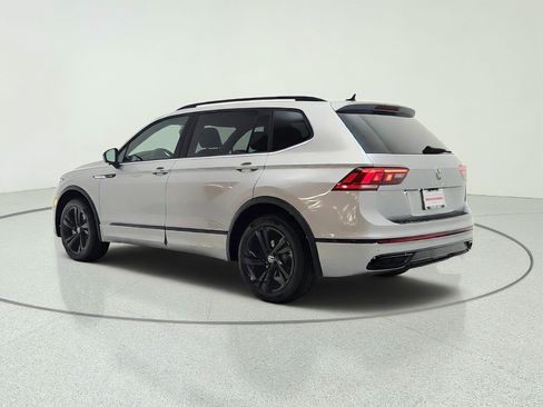 Used 2023 Volkswagen Tiguan SE R-Line FWD image 7