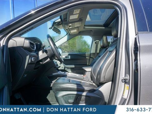 Used 2022 Ford Explorer XLT w/ Equipment Group 202A image 3