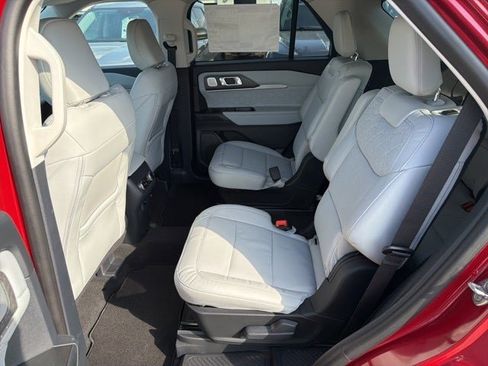 New 2025 Ford Explorer Platinum w/ Ultimate Package image 18