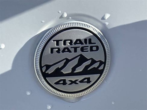 Used 2023 Jeep Gladiator Overland image 9