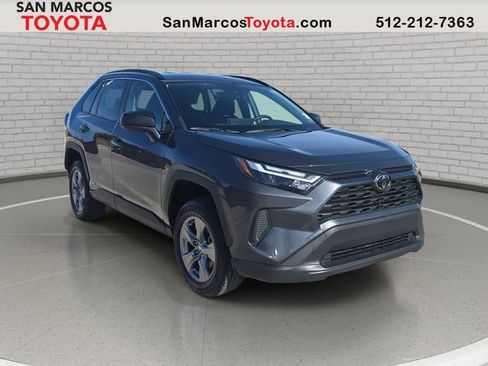 Used 2025 Toyota RAV4 LE AWD/4WD image 3
