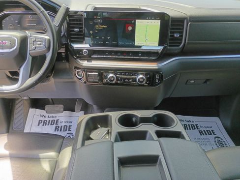 Used 2025 GMC Sierra 1500 SLT AWD/4WD image 12