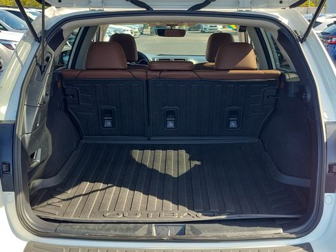 Used 2019 Subaru Outback 3.6R Touring w/ Popular Package #3A image 12
