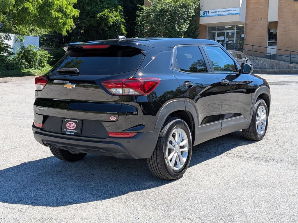 Used 2025 Chevrolet TrailBlazer LS w/ LS Convenience Package AWD/4WD image 3