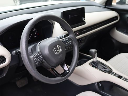Used 2023 Honda HR-V LX image 29