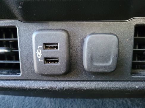 Used 2021 Chevrolet Silverado 1500 LT image 15