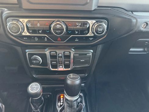 Used 2021 Jeep Gladiator Sport image 6