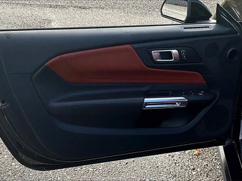 Used 2024 Ford Mustang Premium image 23