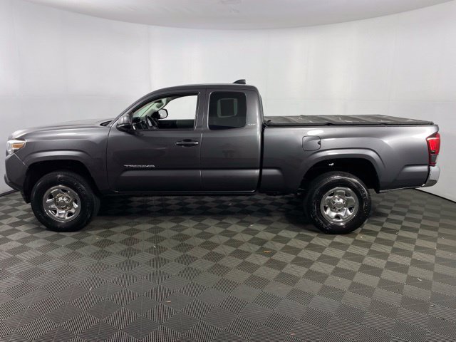 Used 2021 Toyota Tacoma SR5 RWD image 4