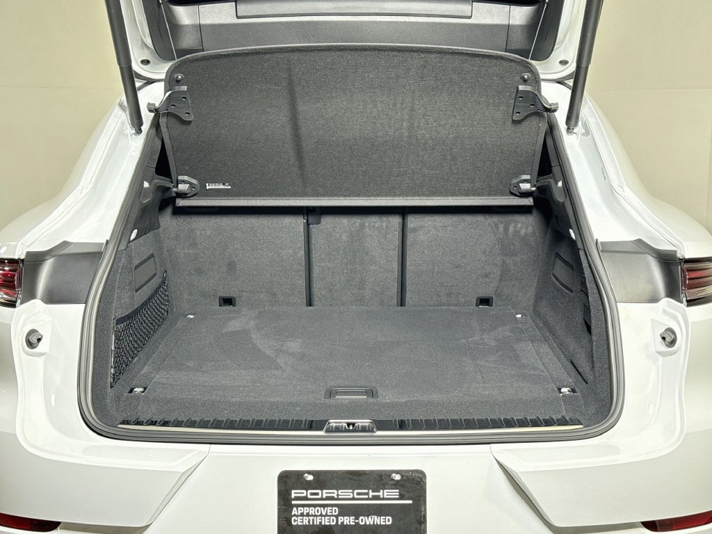 Certified 2025 Porsche Cayenne Turbo AWD/4WD image 28