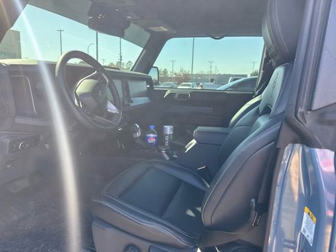 Used 2025 Ford Bronco Badlands image 5