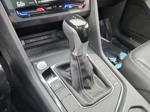 Used 2022 Volkswagen Tiguan SE R-Line image 23