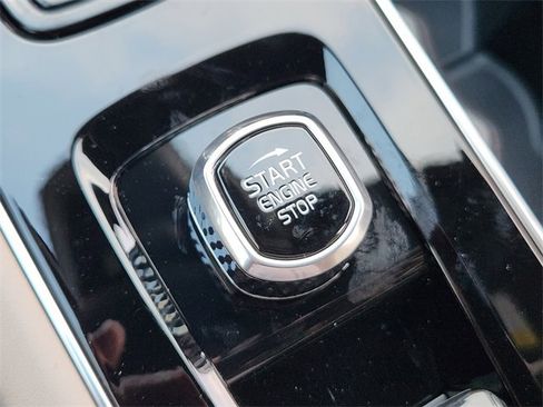 New 2026 Volvo XC90 B6 Plus w/ Protection Package Premier image 20