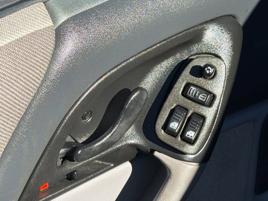 Used 1994 Chevrolet Camaro Z28 RWD image 16