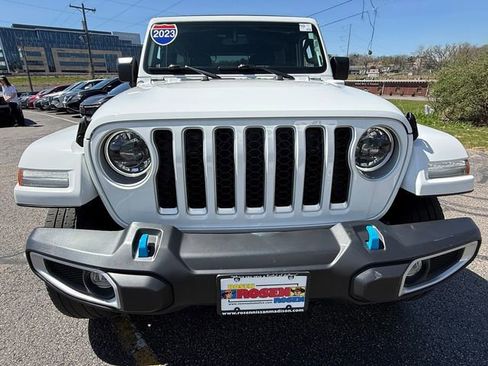 Used 2023 Jeep Wrangler Unlimited Sahara w/ Cold Weather Group AWD/4WD image 37