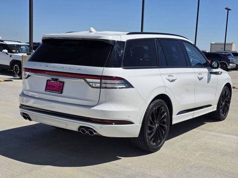 Used 2024 Lincoln Aviator Reserve w/ Equipment Group 201A image 6
