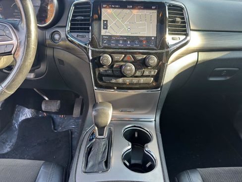 Used 2020 Jeep Grand Cherokee Altitude AWD/4WD image 15