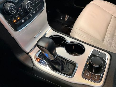 Used 2018 Jeep Grand Cherokee Limited AWD/4WD image 17