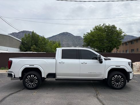 Used 2025 GMC Sierra 2500 Denali Ultimate AWD/4WD image 2