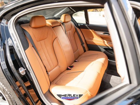 Used 2019 BMW 750i xDrive xDrive M SPORT LINE w/ Executive Package image 17