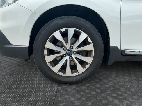 Used 2017 Subaru Outback 3.6R Touring w/ Popular Package #5A AWD/4WD image 14