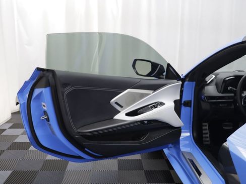 Used 2023 Chevrolet Corvette Stingray Preferred Cpe w/ Z51 Performance Package RWD image 4