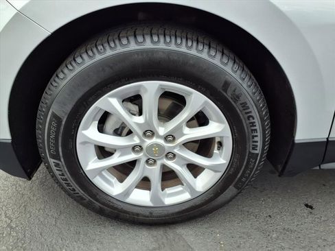 Used 2020 Chevrolet Equinox LS w/ LS Convenience Package image 13