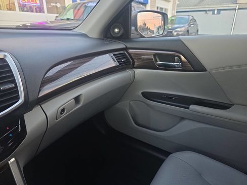 Used 2016 Honda Accord EX-L image 12