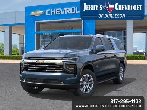 New 2026 Chevrolet Suburban LT image 8